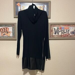 VENUS Black Ribbed Knit Sweater
